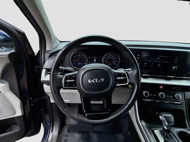 Used 2024 Kia Carnival LX FWD image 11