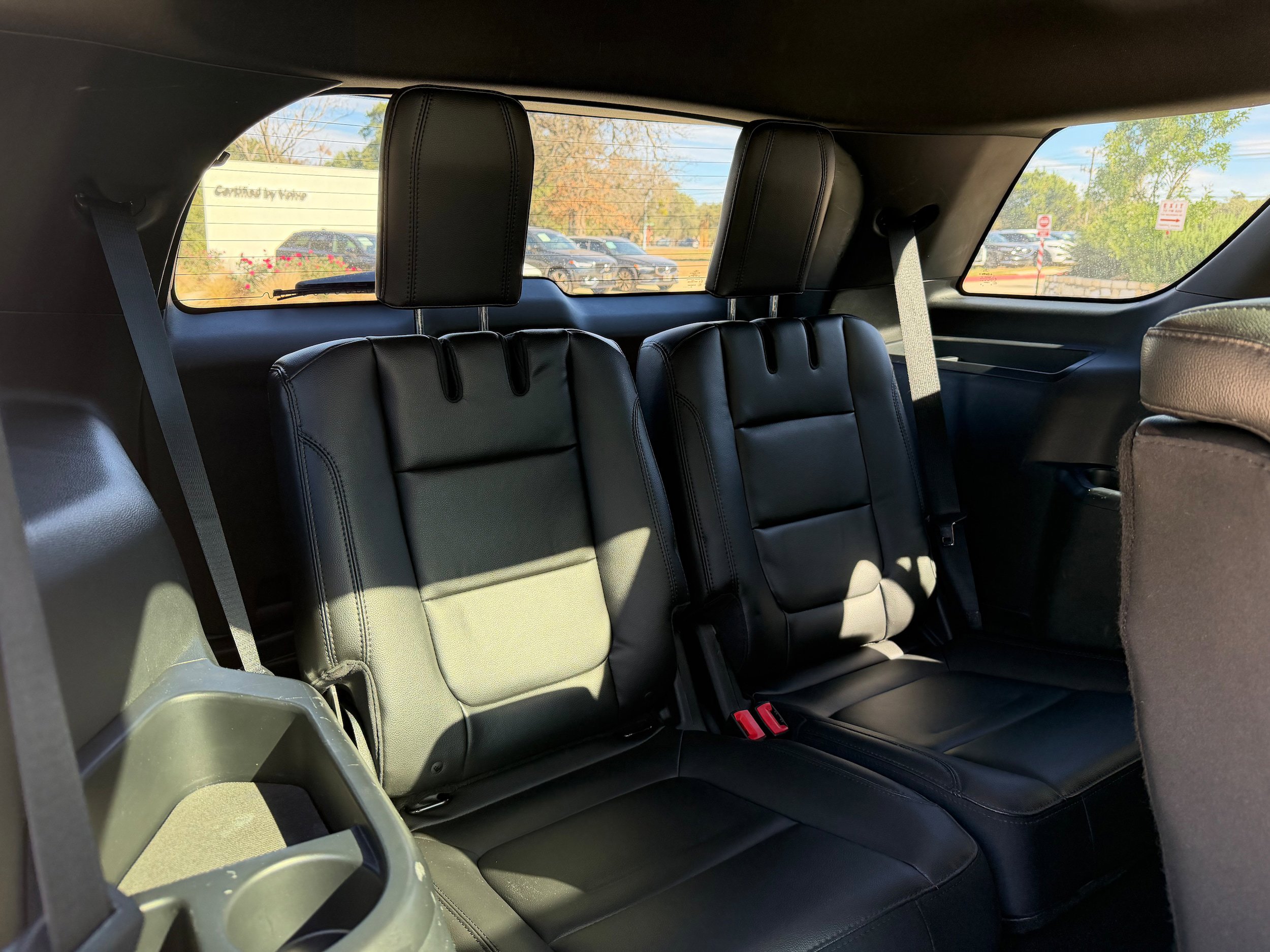 Used 2018 Ford Explorer XLT w/ Equipment Group 202A AWD/4WD image 13