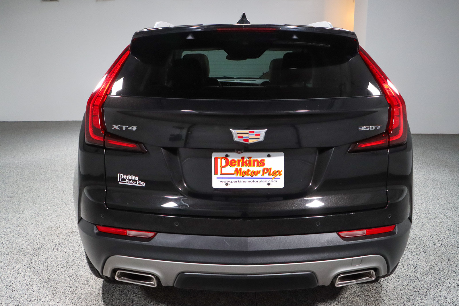 Used 2023 Cadillac XT4 Premium Luxury w/ Cold Weather Package FWD image 8