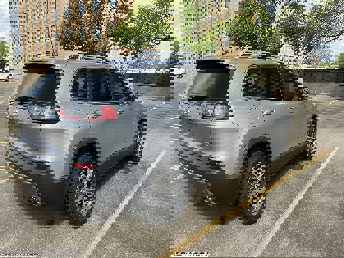 Used 2019 Jeep Cherokee Limited w/ Technology Group image 6