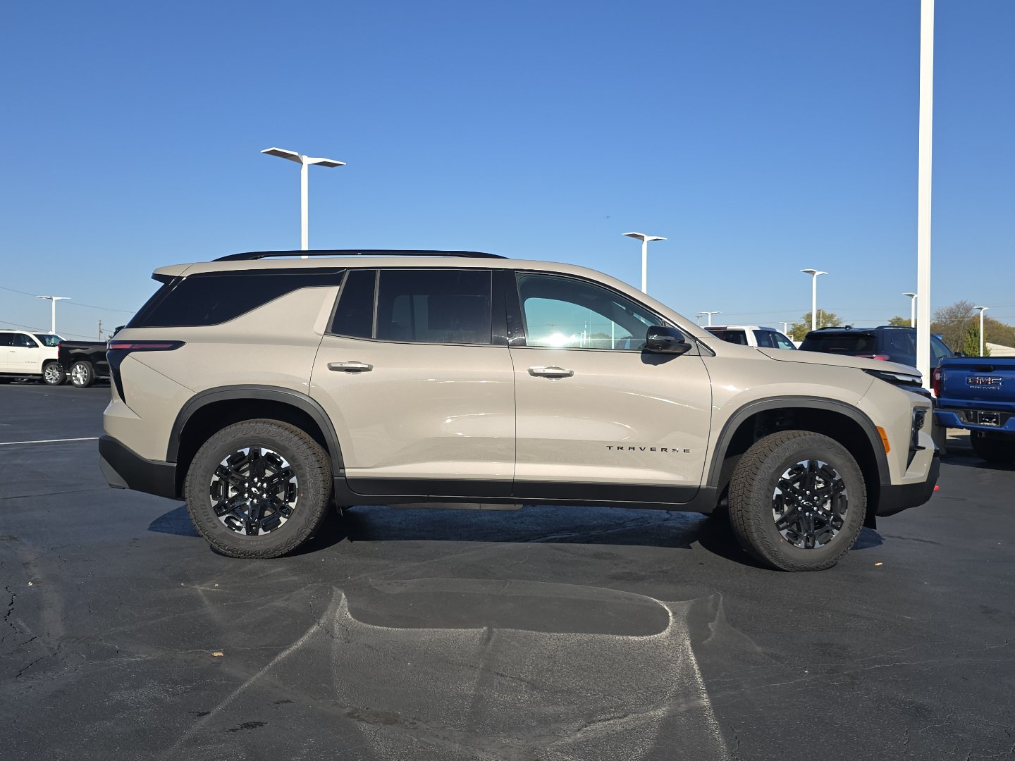 New 2027 Chevrolet Traverse Z71 w/ Driver Confidence Package AWD/4WD image 18