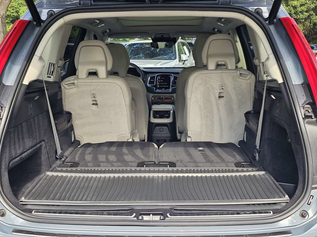 Used 2022 Volvo XC90 T8 Inscription Expression w/ Advanced Package AWD/4WD image 12