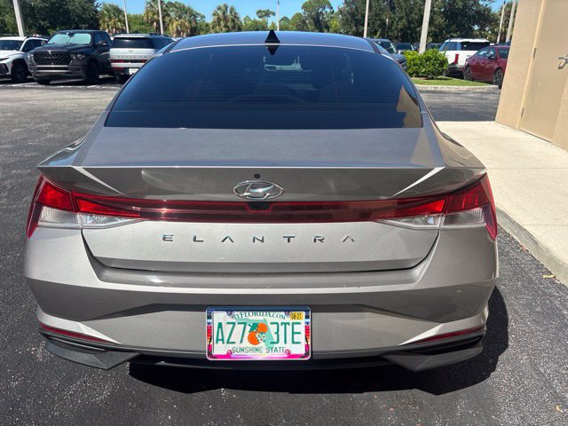 Used 2023 Hyundai Elantra SEL w/ Convenience Package FWD image 5
