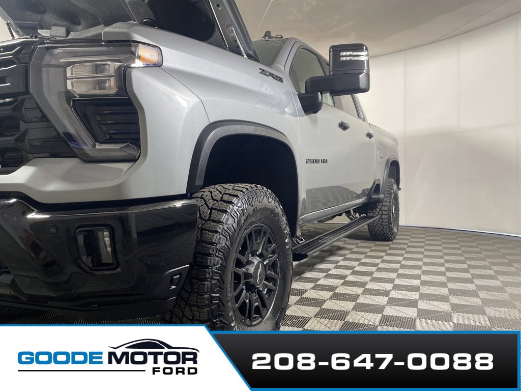 Used 2026 Chevrolet Silverado 2500 ZR2 w/ LPO, Dark Essentials Package image 25
