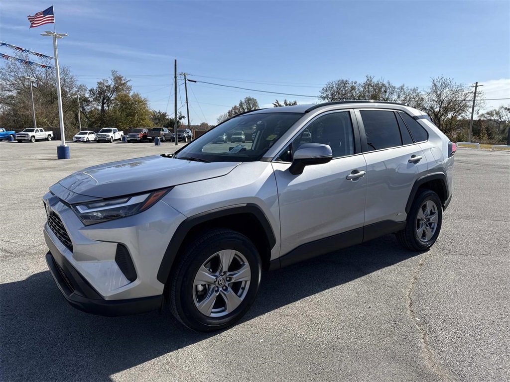 Used 2025 Toyota RAV4 XLE video 2