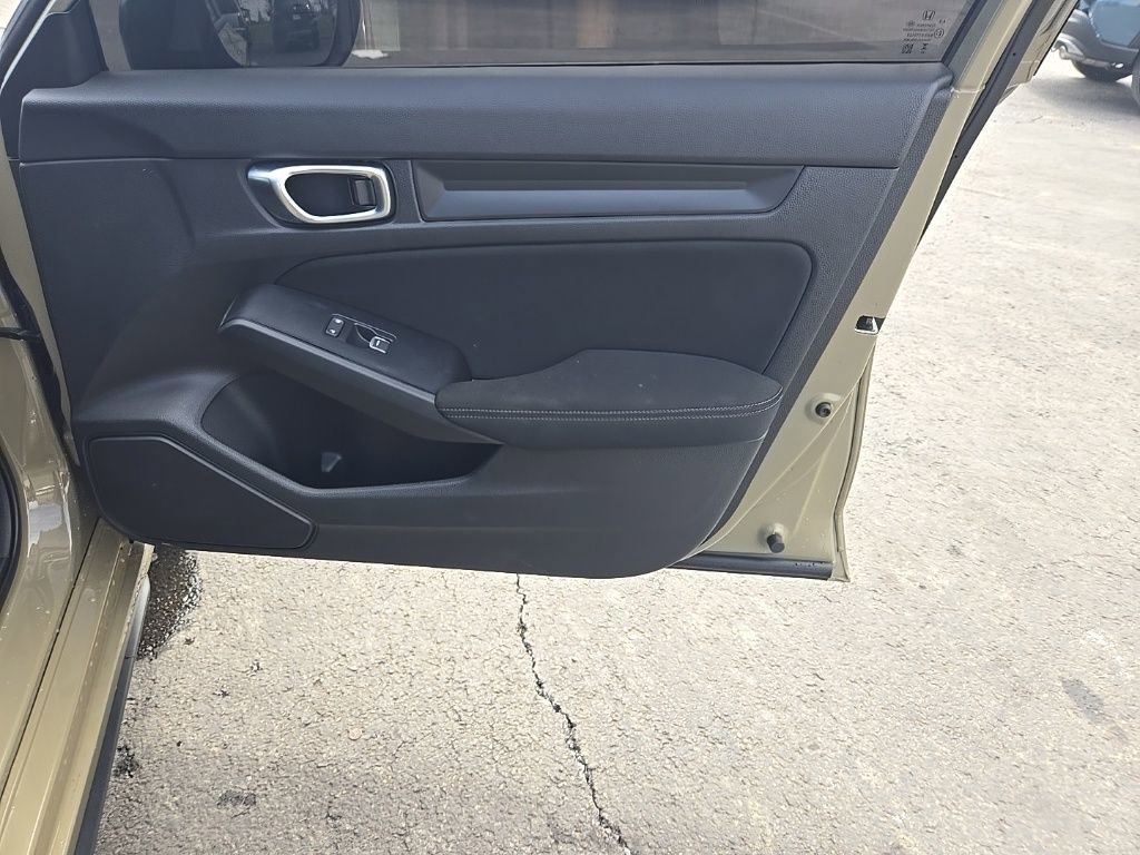 Used 2025 Honda Civic Sport image 28