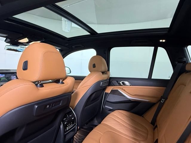 Used 2023 BMW X5 xDrive40i w/ M Sport Package AWD/4WD image 29