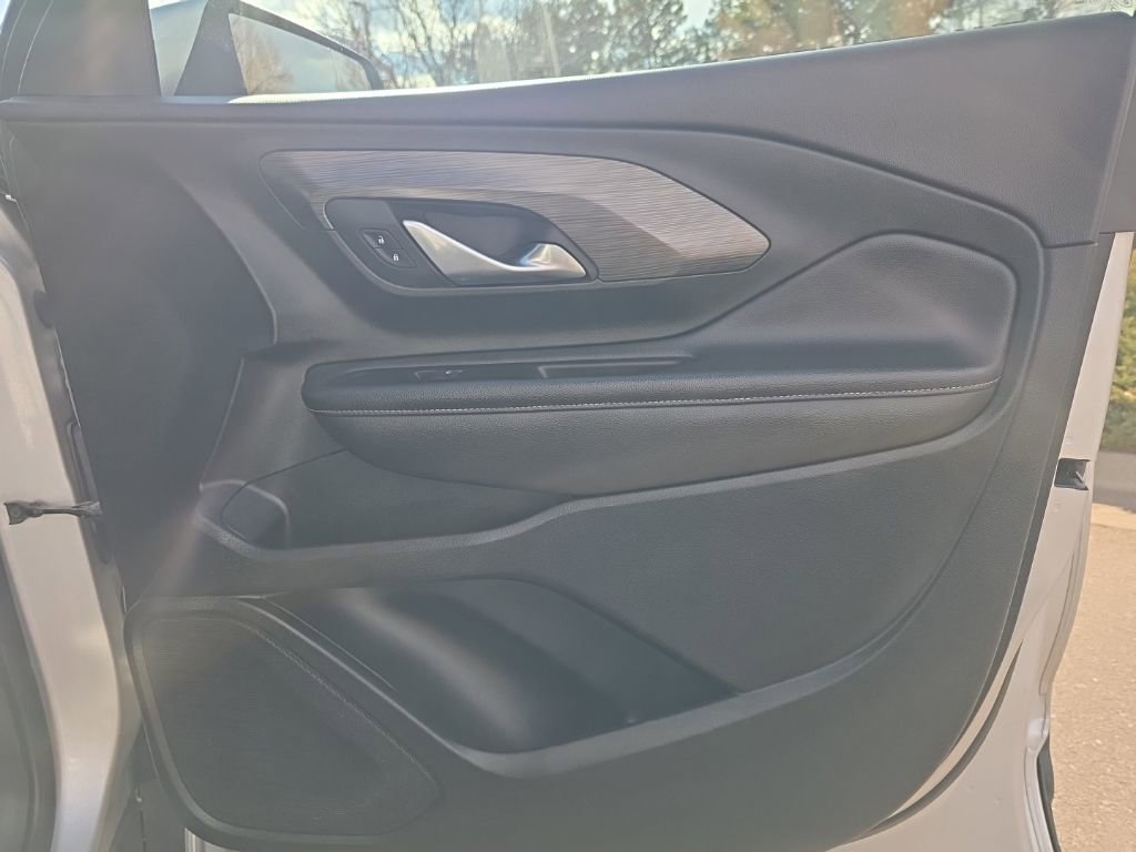 Used 2022 GMC Terrain SLT image 22