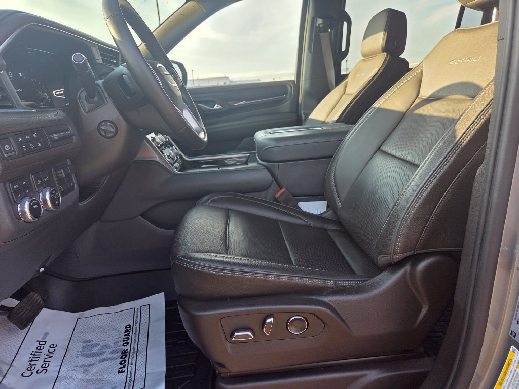 Certified 2023 GMC Yukon XL Denali w/ Max Trailering Package AWD/4WD image 9