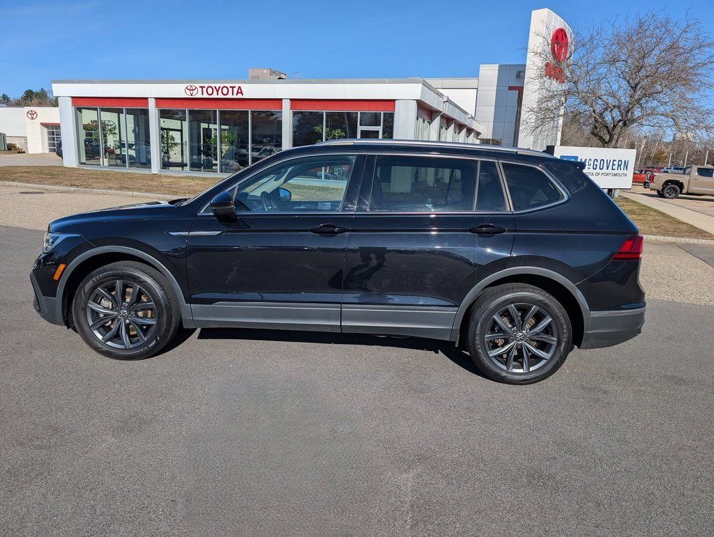 Used 2023 Volkswagen Tiguan SE image 2