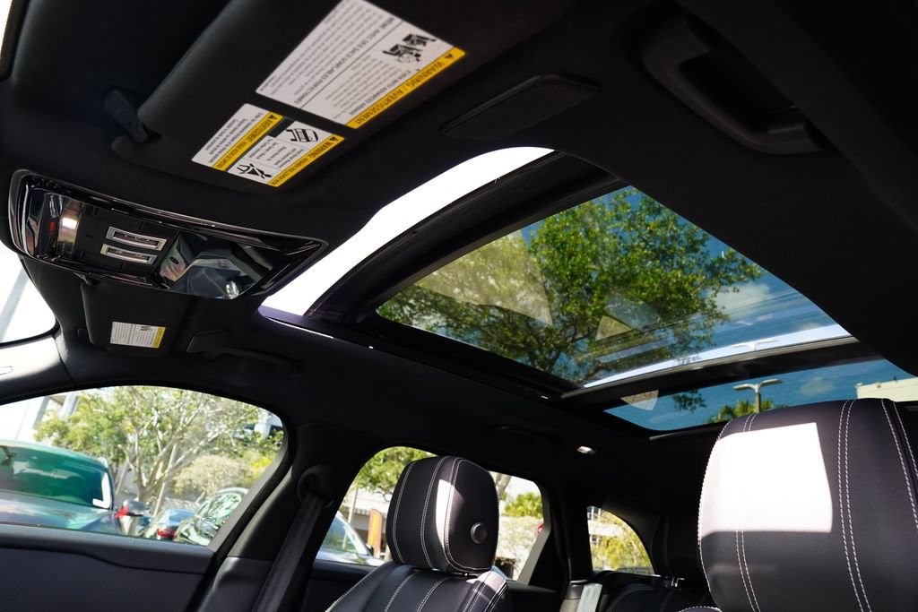 Used 2021 Land Rover Range Rover Velar R-Dynamic S AWD/4WD image 6