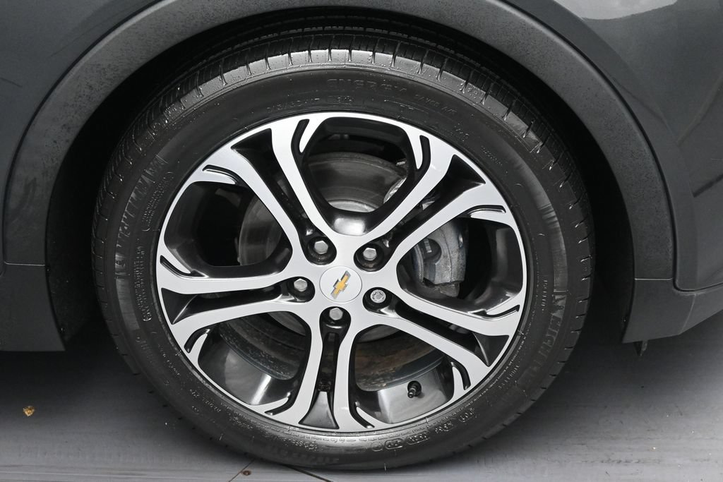 Used 2019 Chevrolet Bolt Premier w/ Infotainment Package FWD image 33