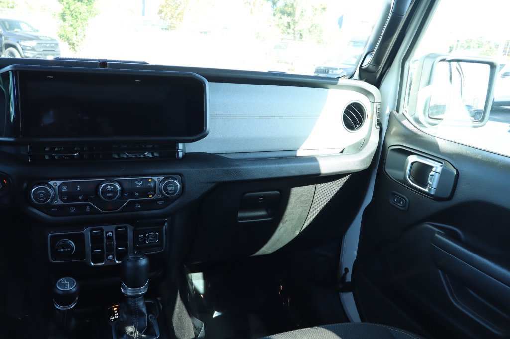 Used 2025 Jeep Wrangler Unlimited Sport AWD/4WD image 30