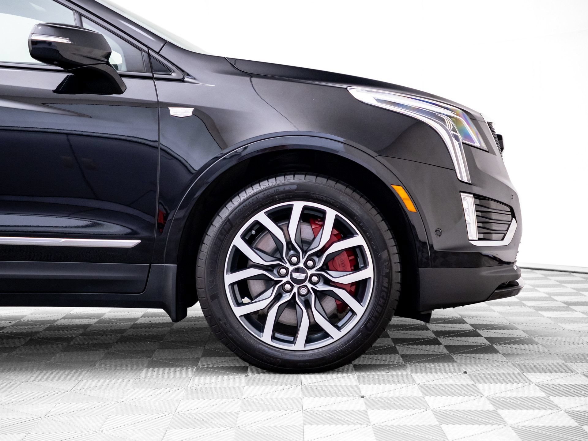 Certified 2024 Cadillac XT5 Sportv w/ Platinum Package AWD/4WD image 39