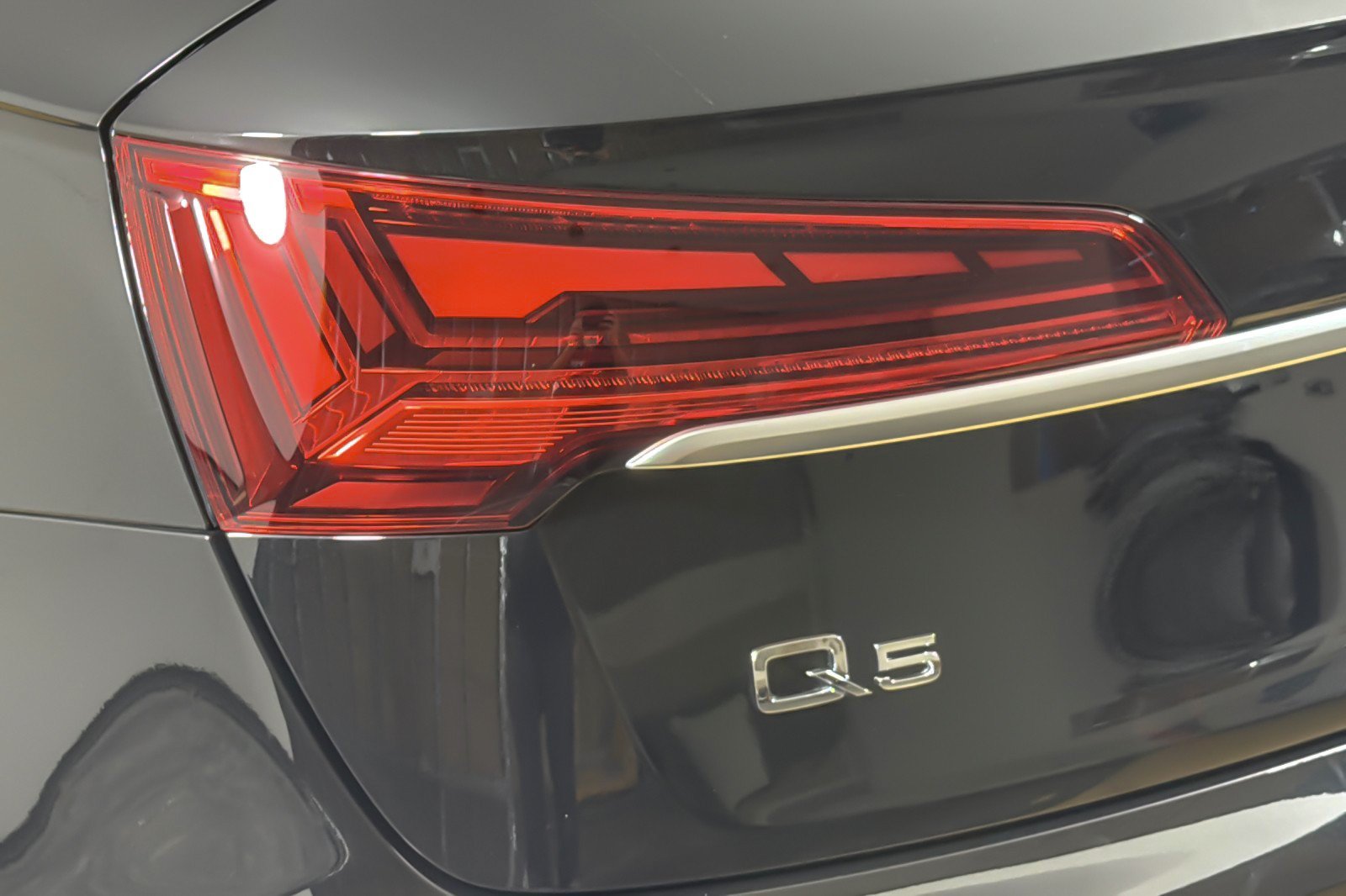 Used 2023 Audi Q5 2.0T Premium Plus w/ Premium Plus Package AWD/4WD image 25