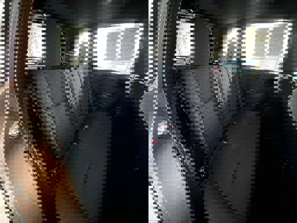 Used 2025 Subaru Forester Premium AWD/4WD image 16