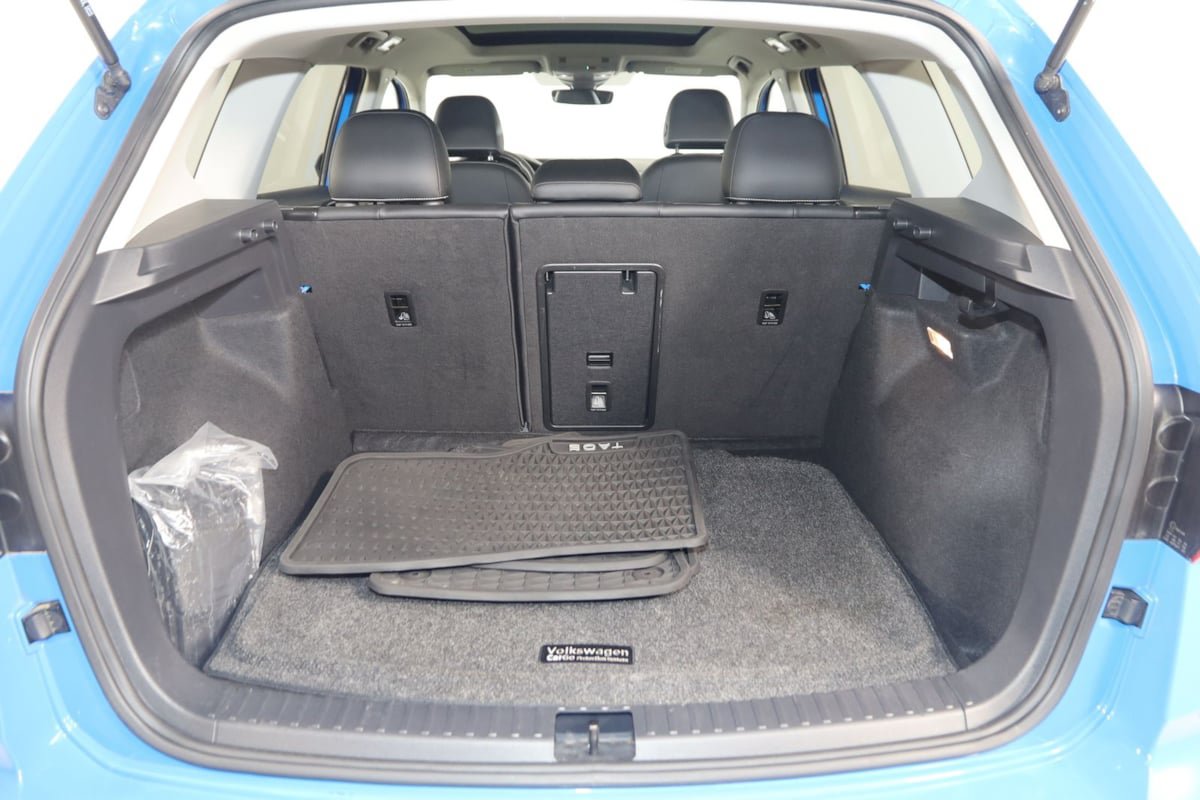 Used 2022 Volkswagen Taos SEL w/ Panoramic Sunroof Package AWD/4WD image 46