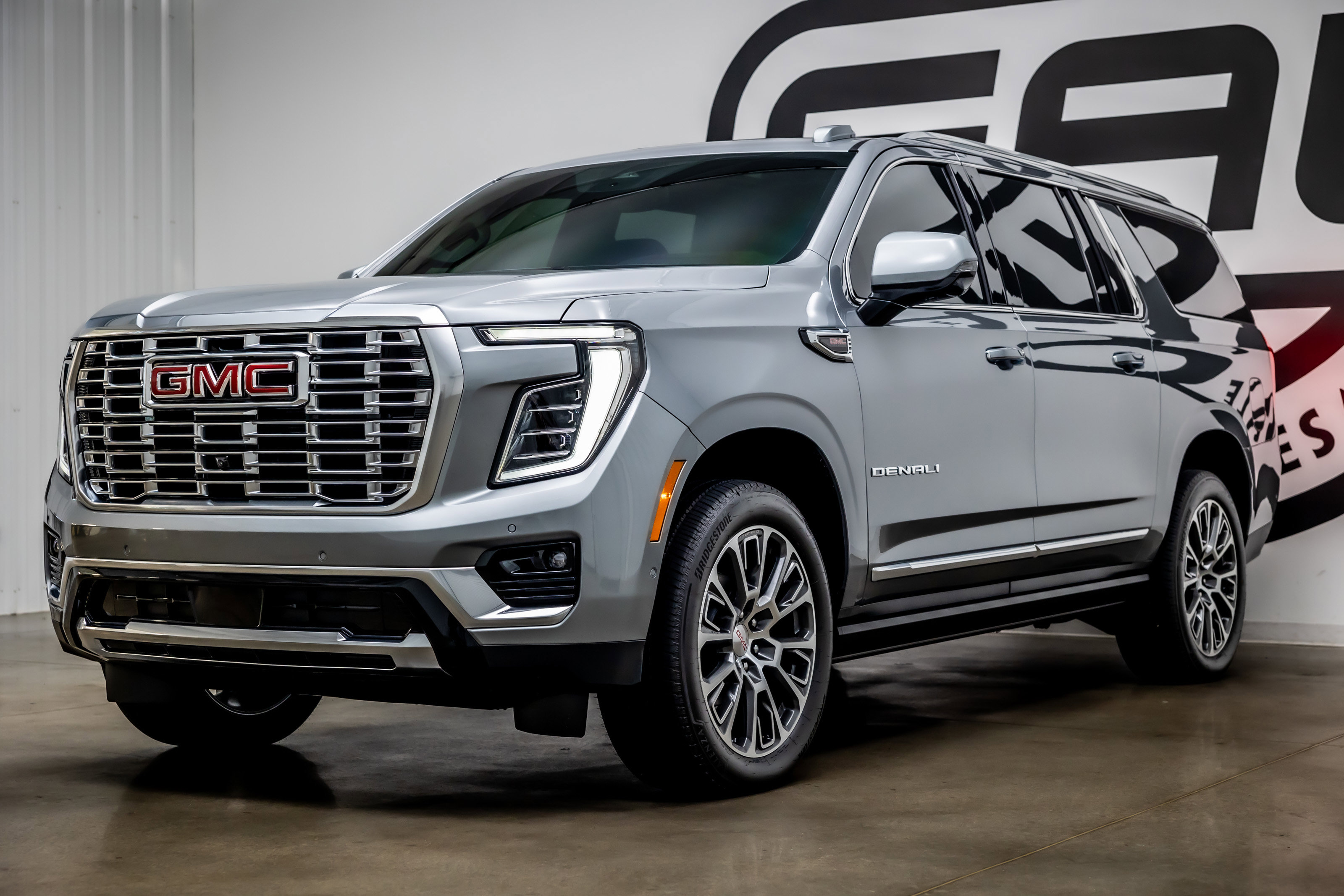 Used 2026 GMC Yukon XL Denali w/ Sun & Power Step Package image 29