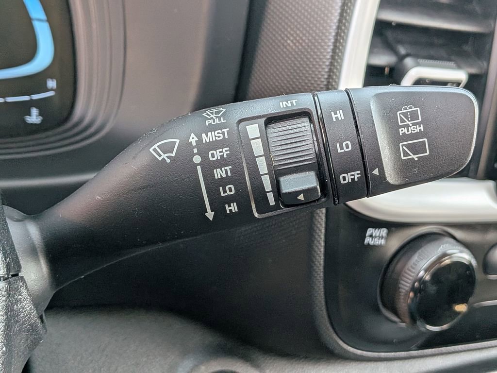 Certified 2023 Hyundai Venue Limited image 19