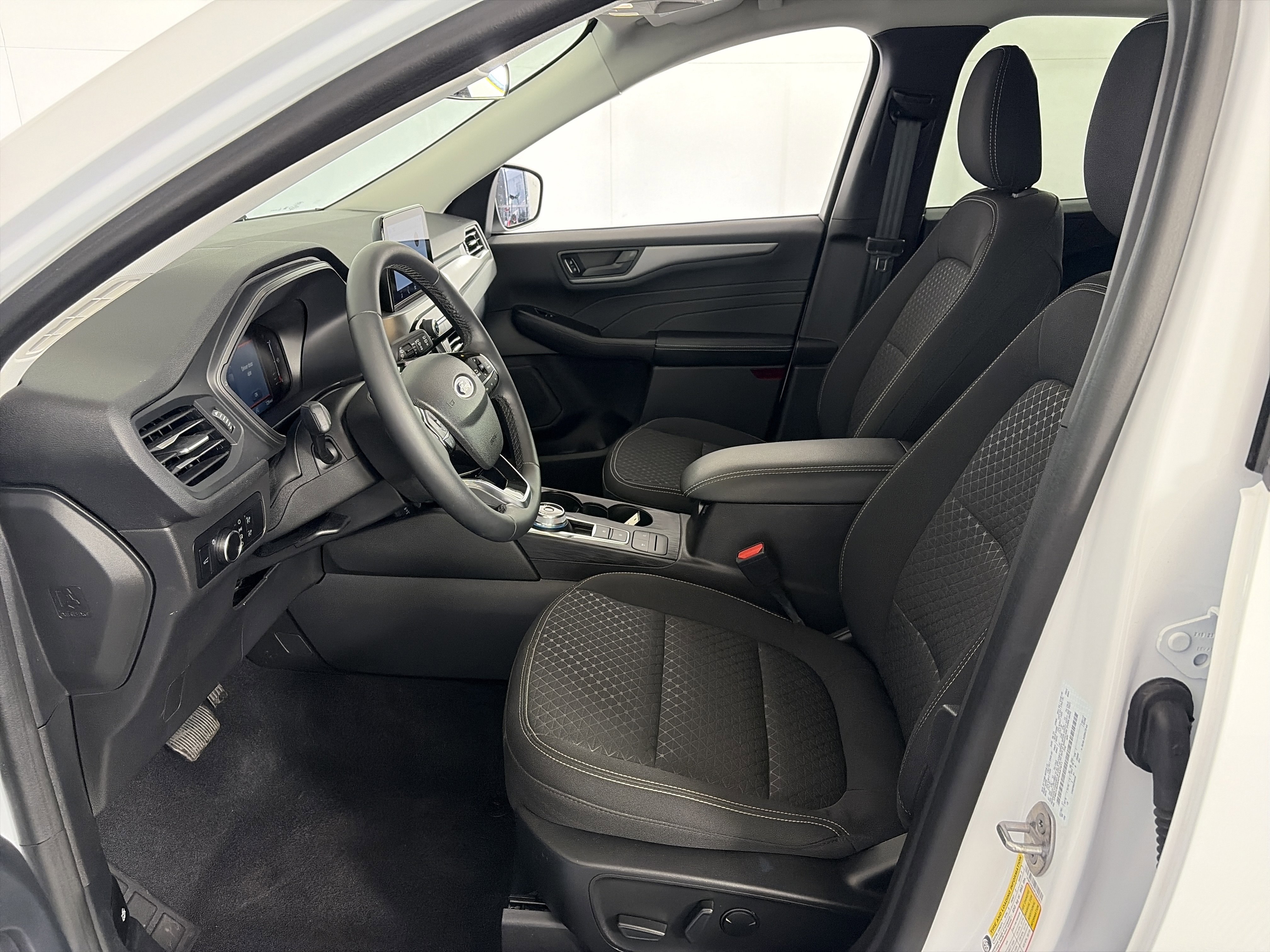 Used 2023 Ford Escape Active image 6