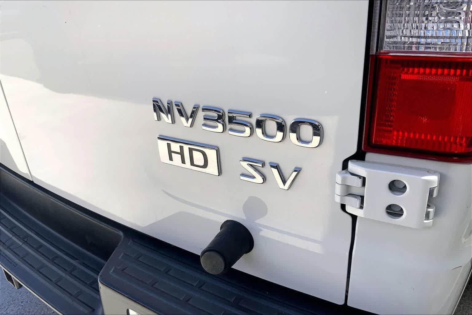 Used 2016 Nissan NV 3500 SV RWD image 7