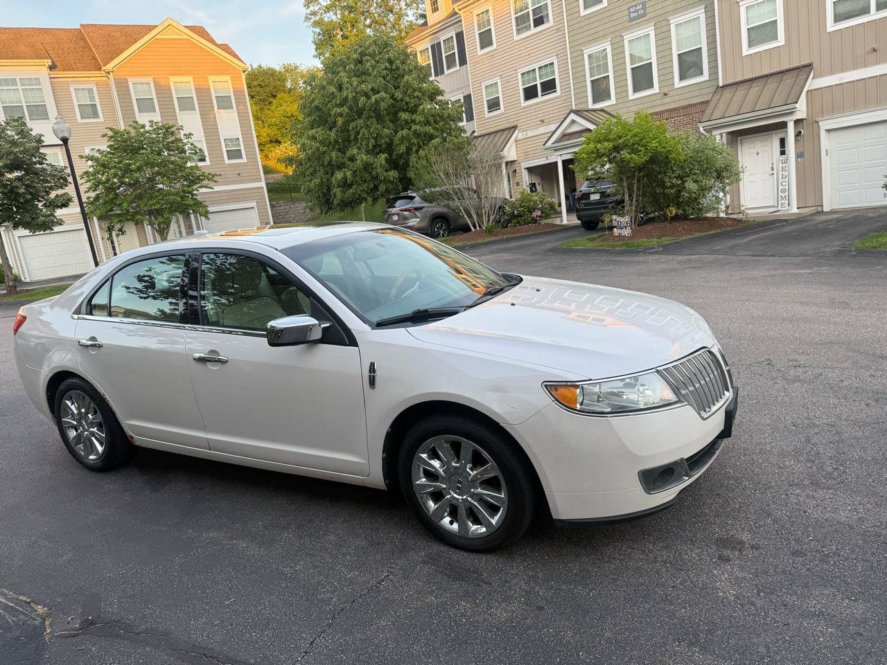 Used 2012 Lincoln MKZ AWD image 2