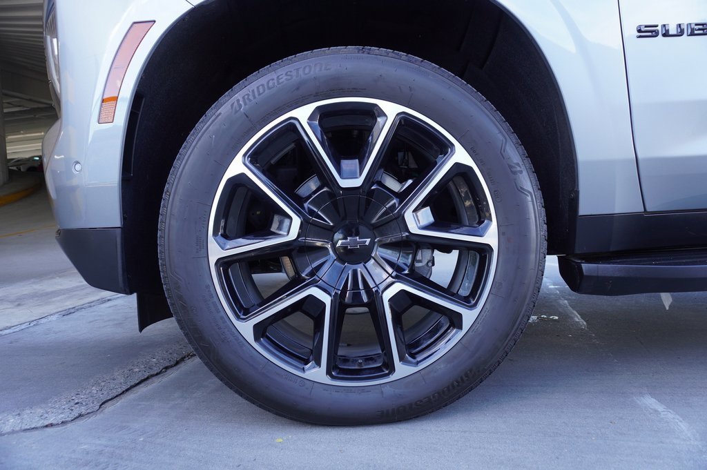Used 2025 Chevrolet Suburban RST image 25