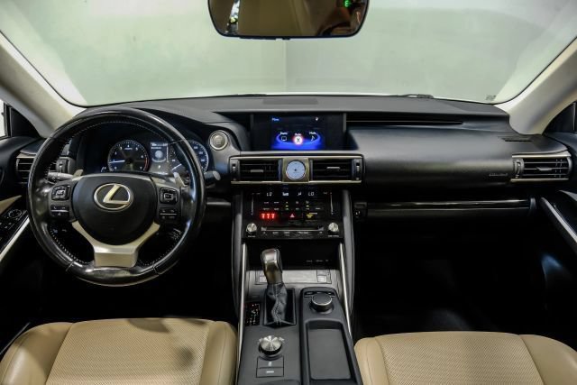 Used 2017 Lexus IS 200t w/ Premium Package RWD image 18