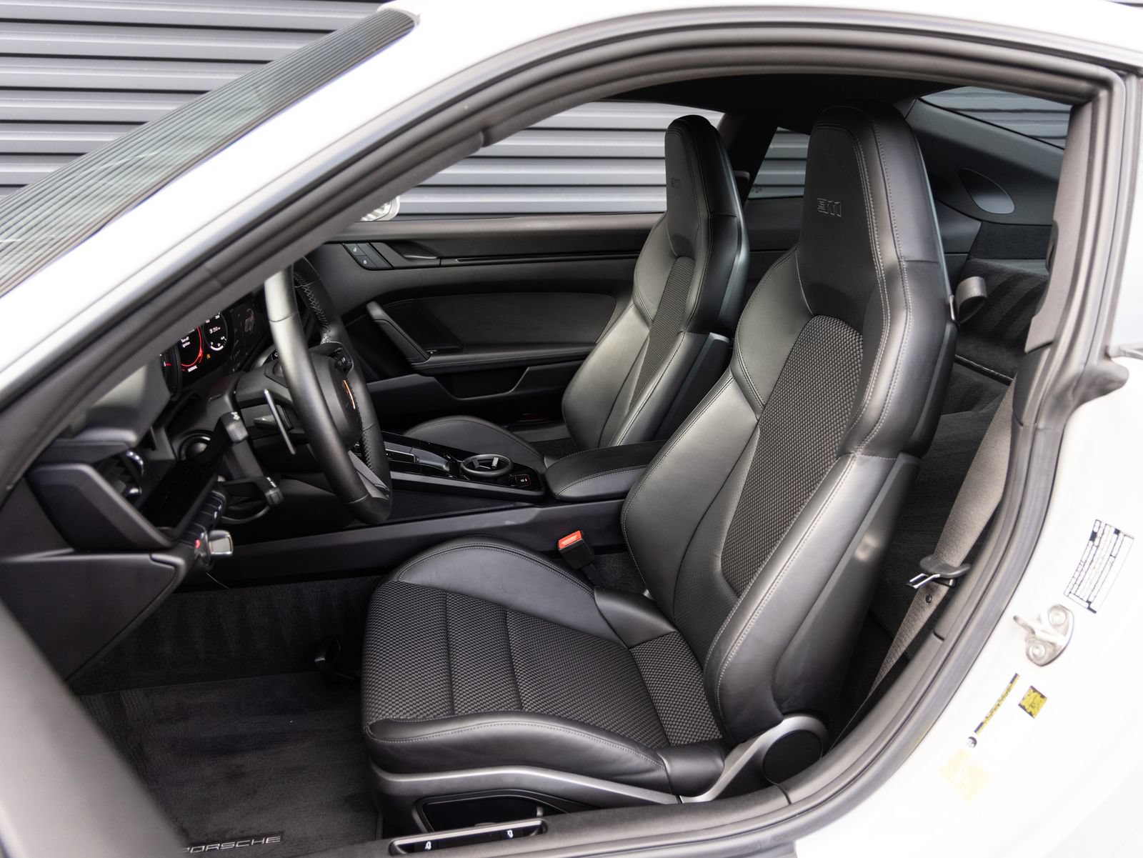 Certified 2024 Porsche 911 Carrera T RWD image 5