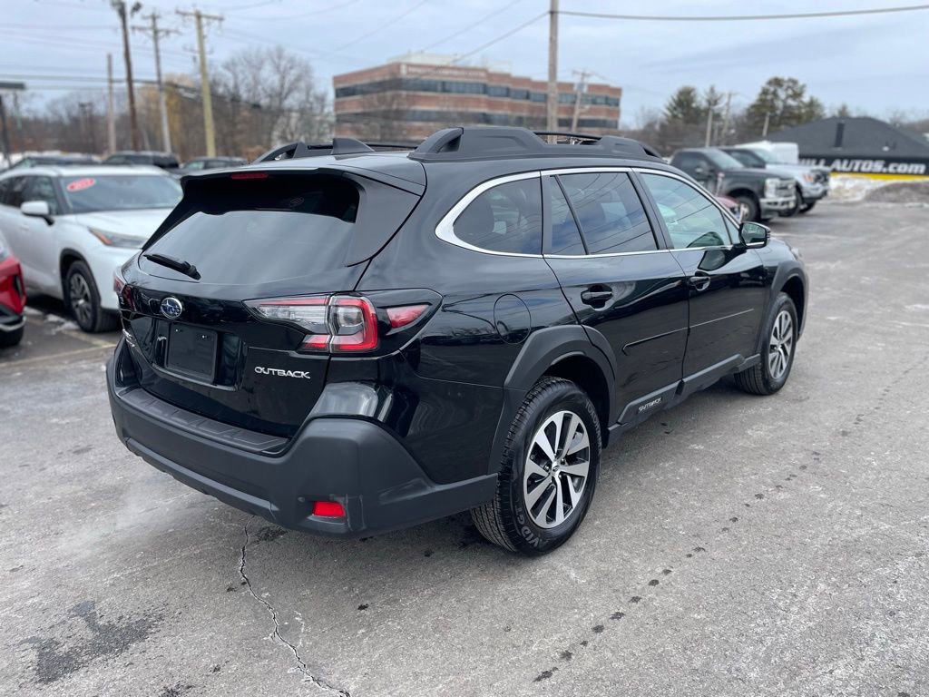 Used 2025 Subaru Outback Premium image 6