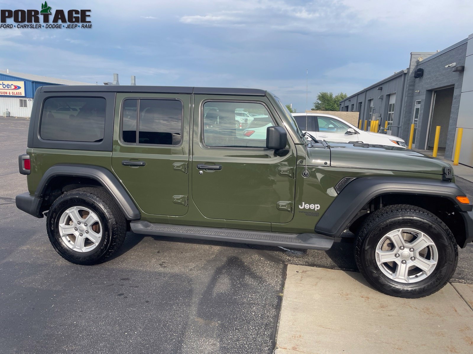 Used 2021 Jeep Wrangler Unlimited Sport AWD/4WD image 11