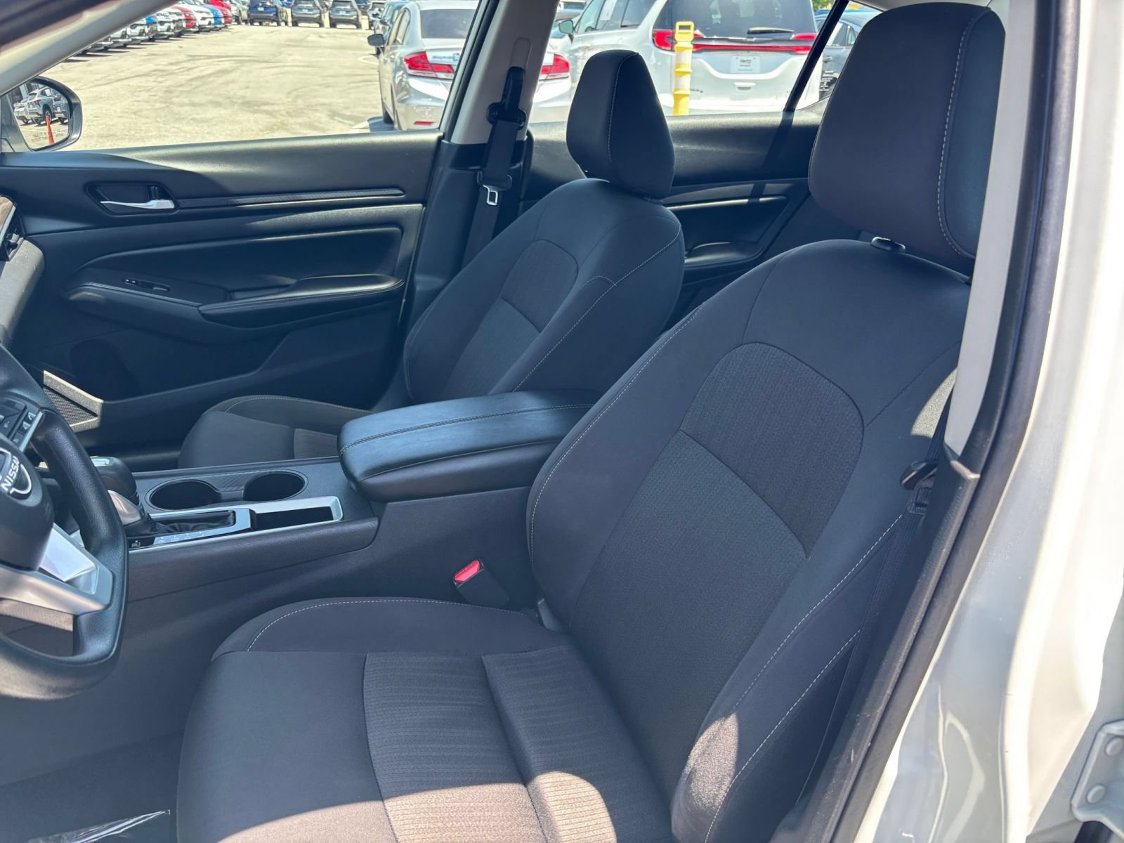 Used 2025 Nissan Altima 2.5 SV FWD image 28