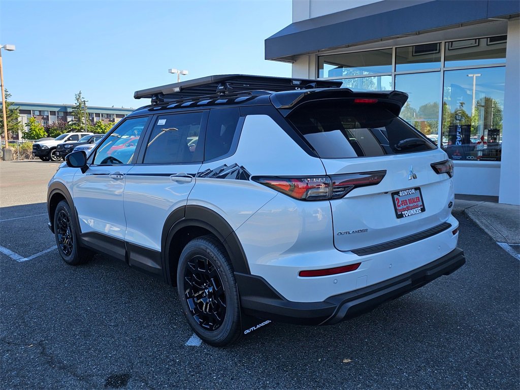 New 2025 Mitsubishi Outlander AWD image 4
