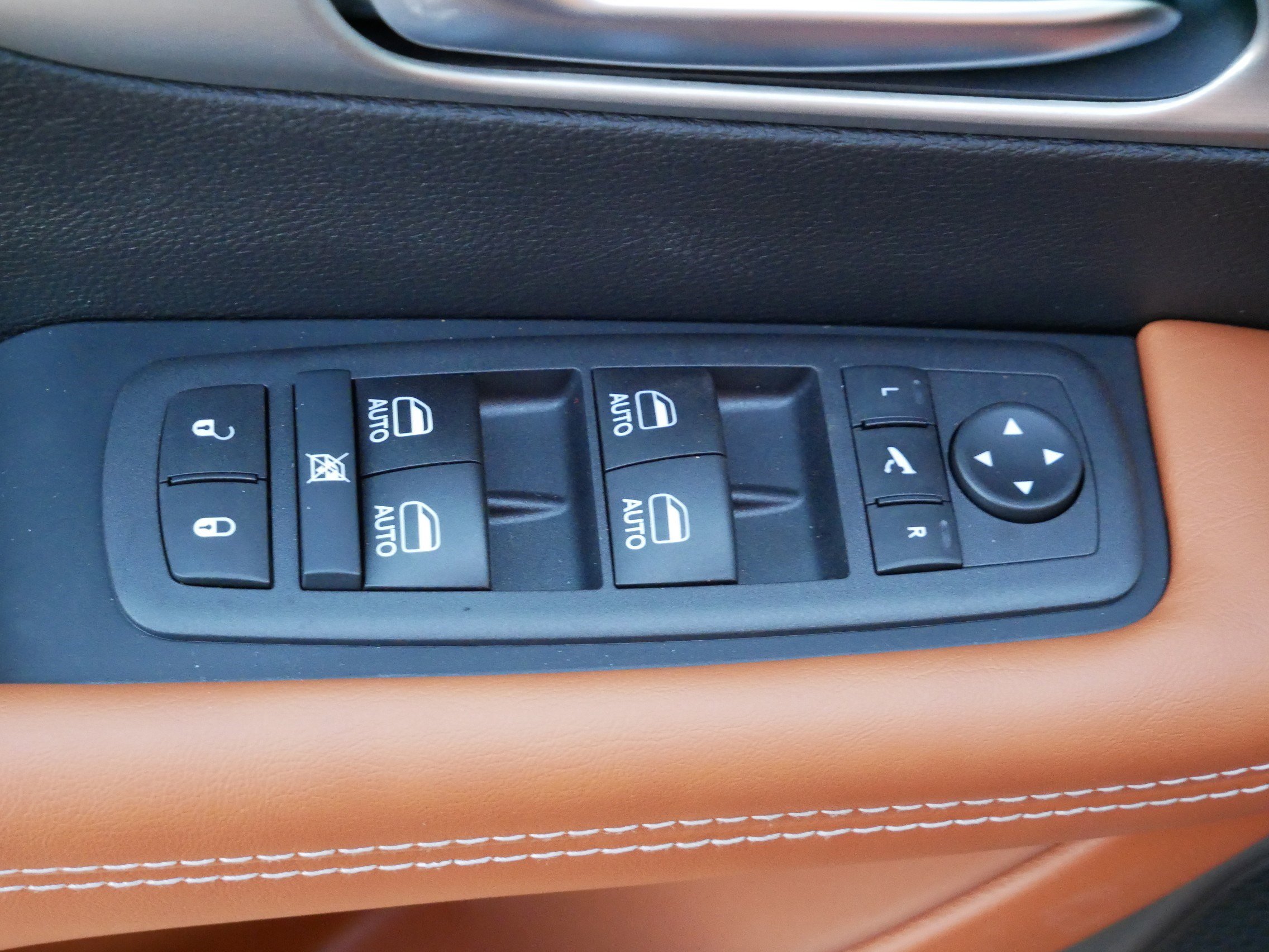 New 2026 Chrysler Pacifica Pinnacle image 18