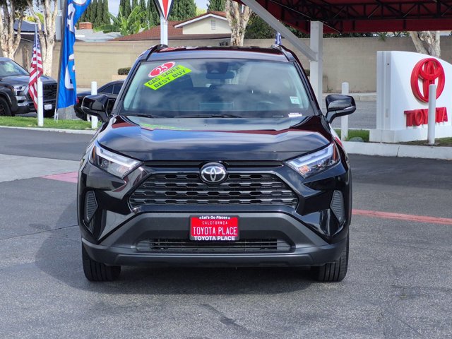 Used 2025 Toyota RAV4 XLE AWD/4WD image 2