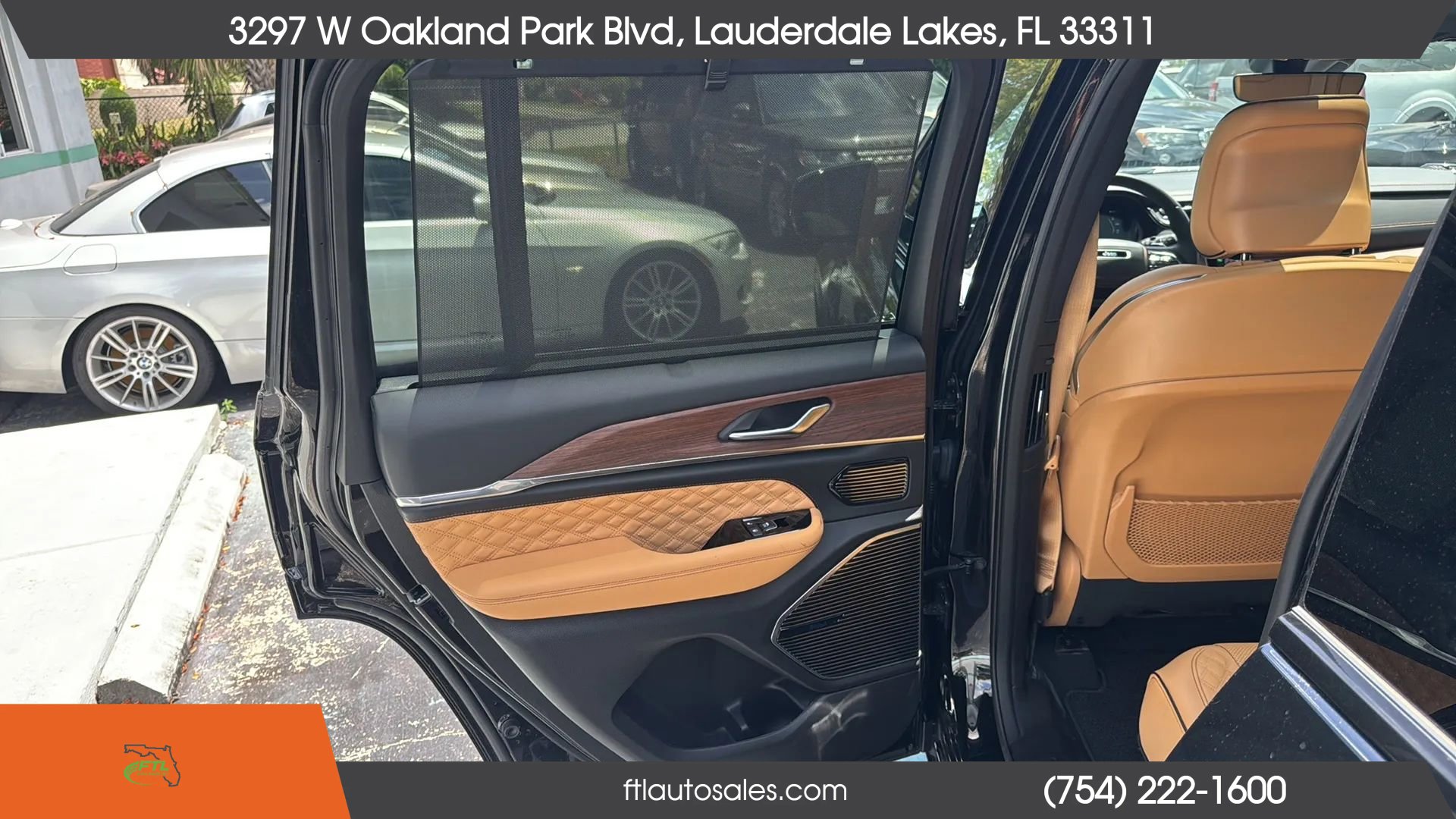 Used 2022 Jeep Grand Cherokee Summit w/ Luxury Tech Group V AWD/4WD image 31