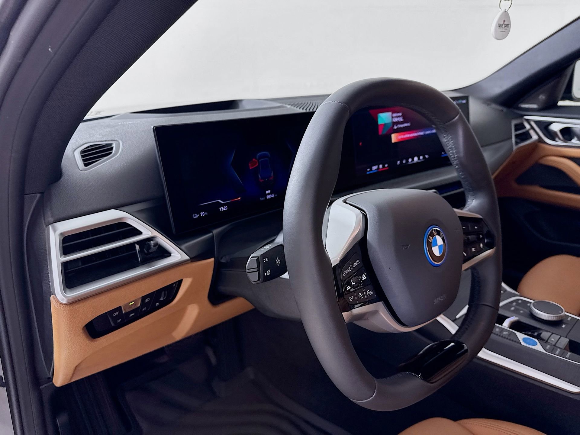 Used 2025 BMW i4 xDrive40i w/ Premium Package image 10