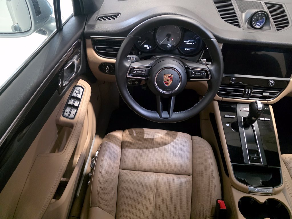 Certified 2023 Porsche Macan S AWD/4WD image 22