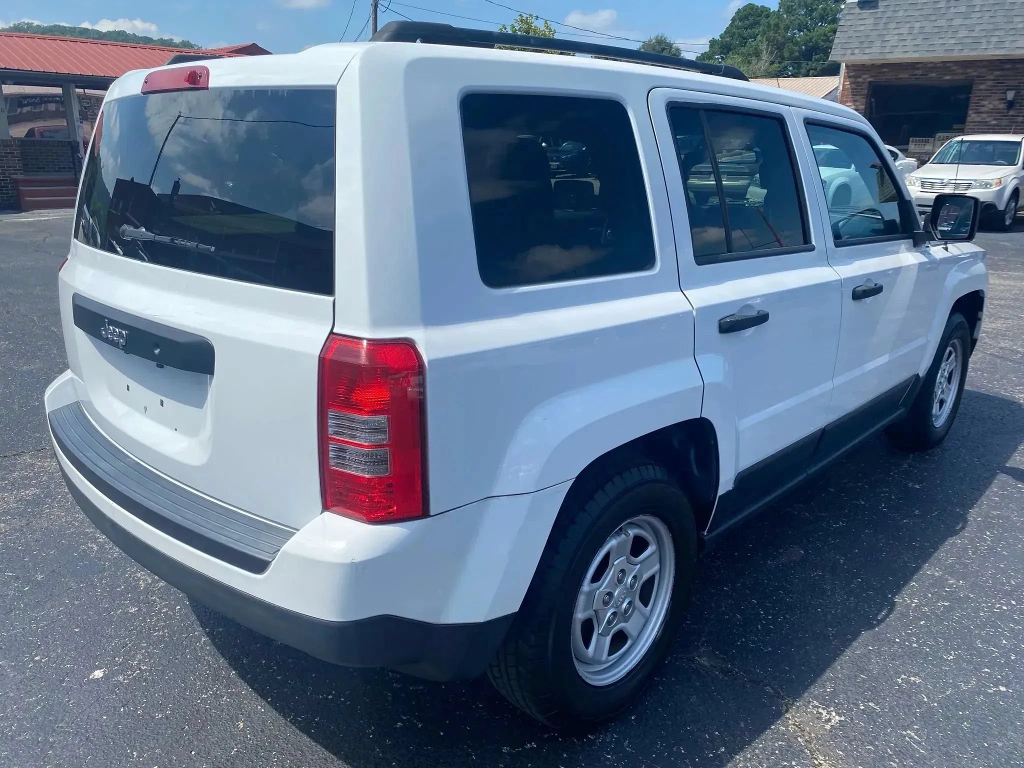 Used 2014 Jeep Patriot Sport FWD image 5