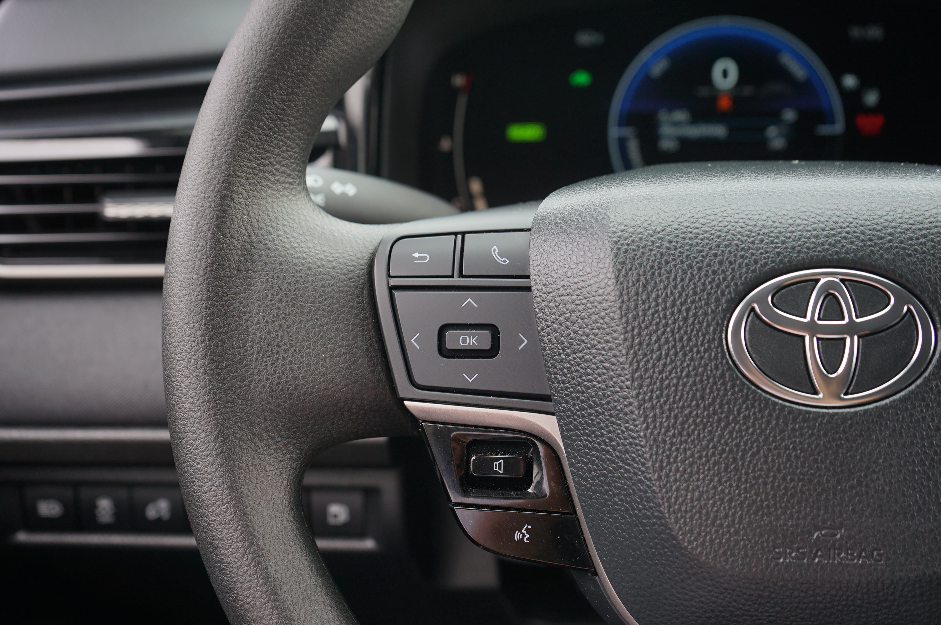 Used 2025 Toyota Camry LE FWD image 28