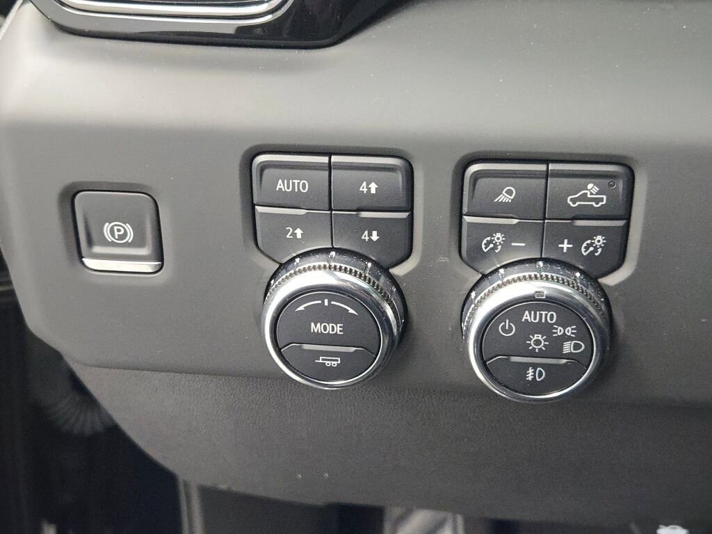 Used 2025 GMC Sierra 1500 AT4 w/ AT4 Premium Package image 32