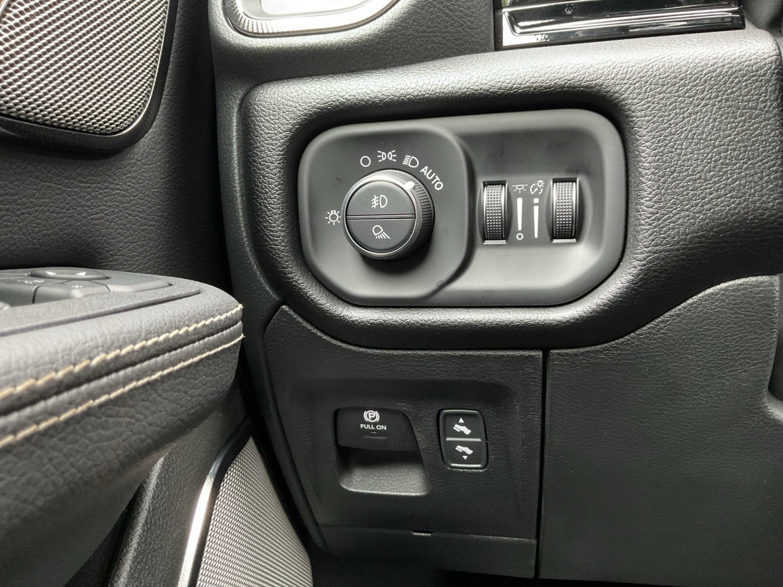 New 2026 RAM 1500 Rebel w/ G/T Package image 21