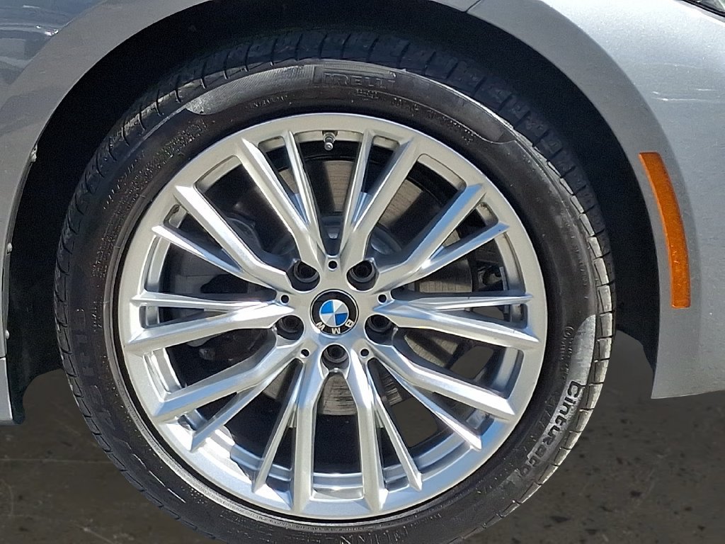Certified 2023 BMW 330i xDrive Sedan w/ Premium Package AWD/4WD image 9