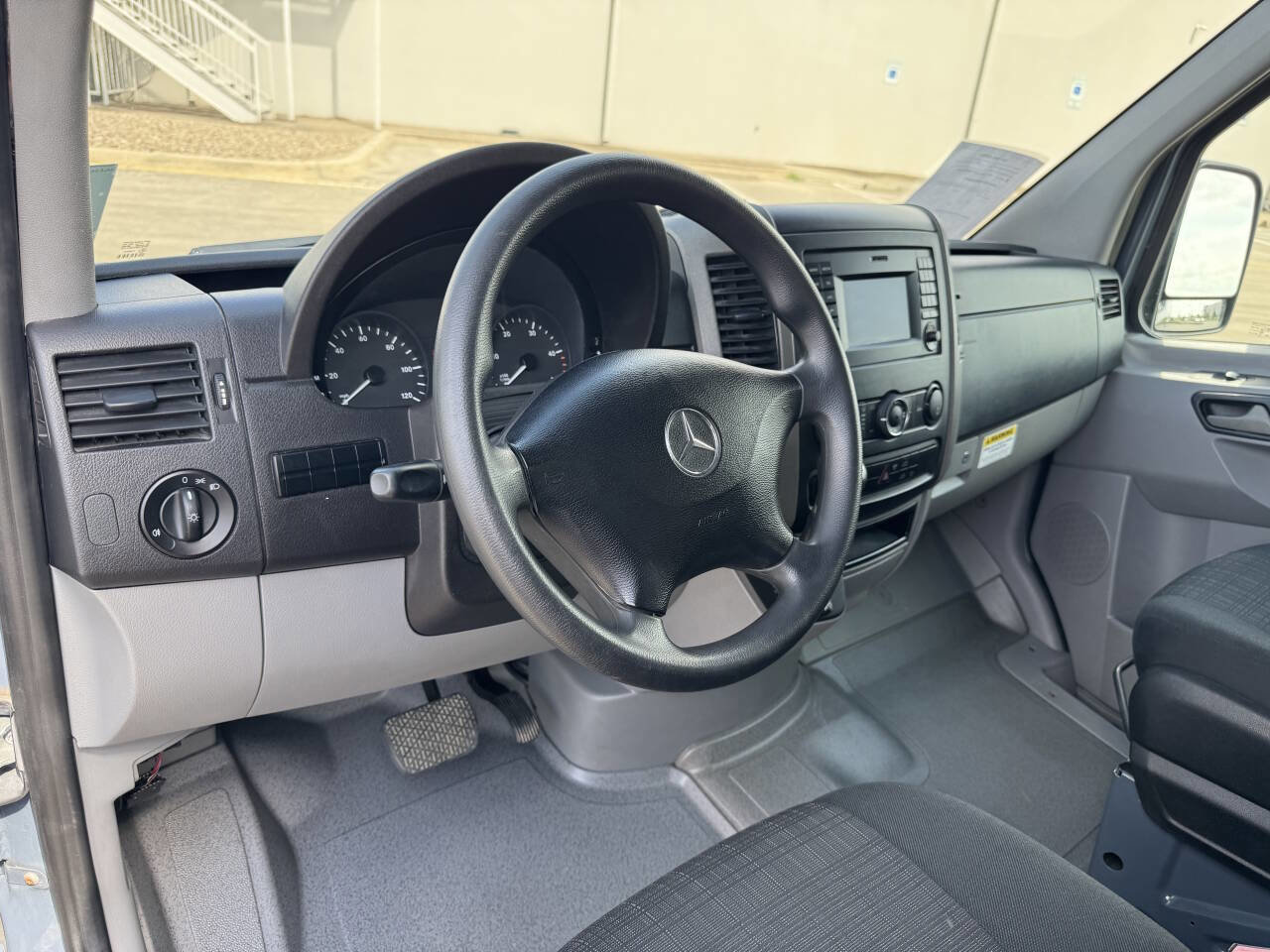 Used 2018 Mercedes-Benz Sprinter 2500 image 13