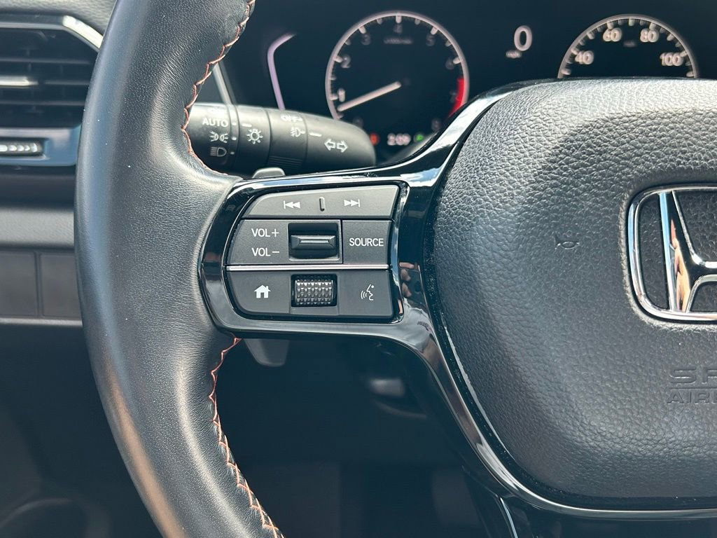 Used 2023 Honda Pilot Sport image 15