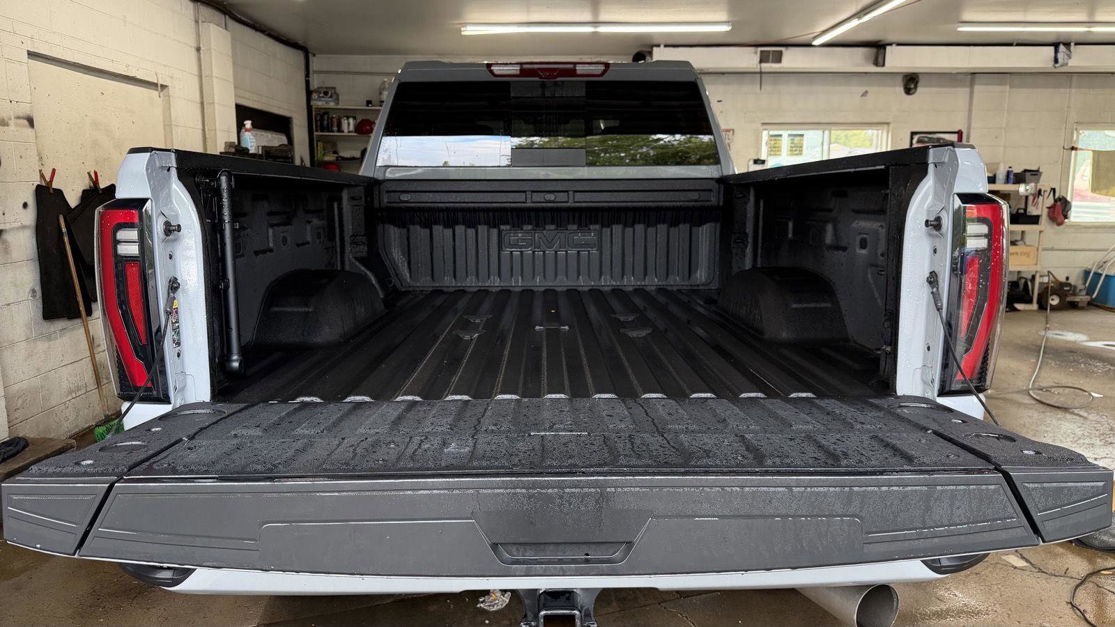 Used 2025 GMC Sierra 2500 AT4 w/ AT4 Premium Plus Package image 26