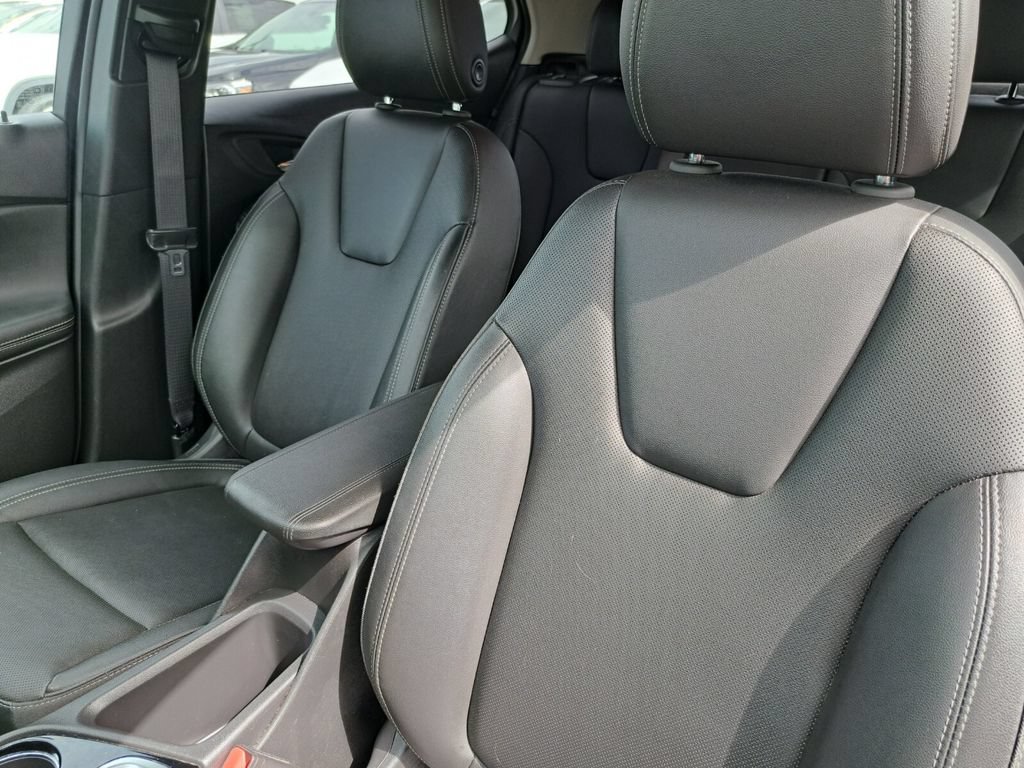 Used 2024 Buick Encore GX Sport Touring AWD/4WD image 19