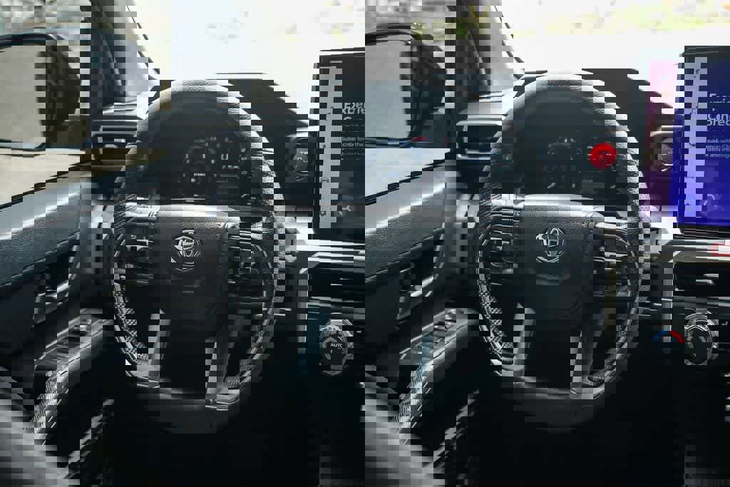 Used 2025 Toyota Tacoma TRD Off-Road image 14