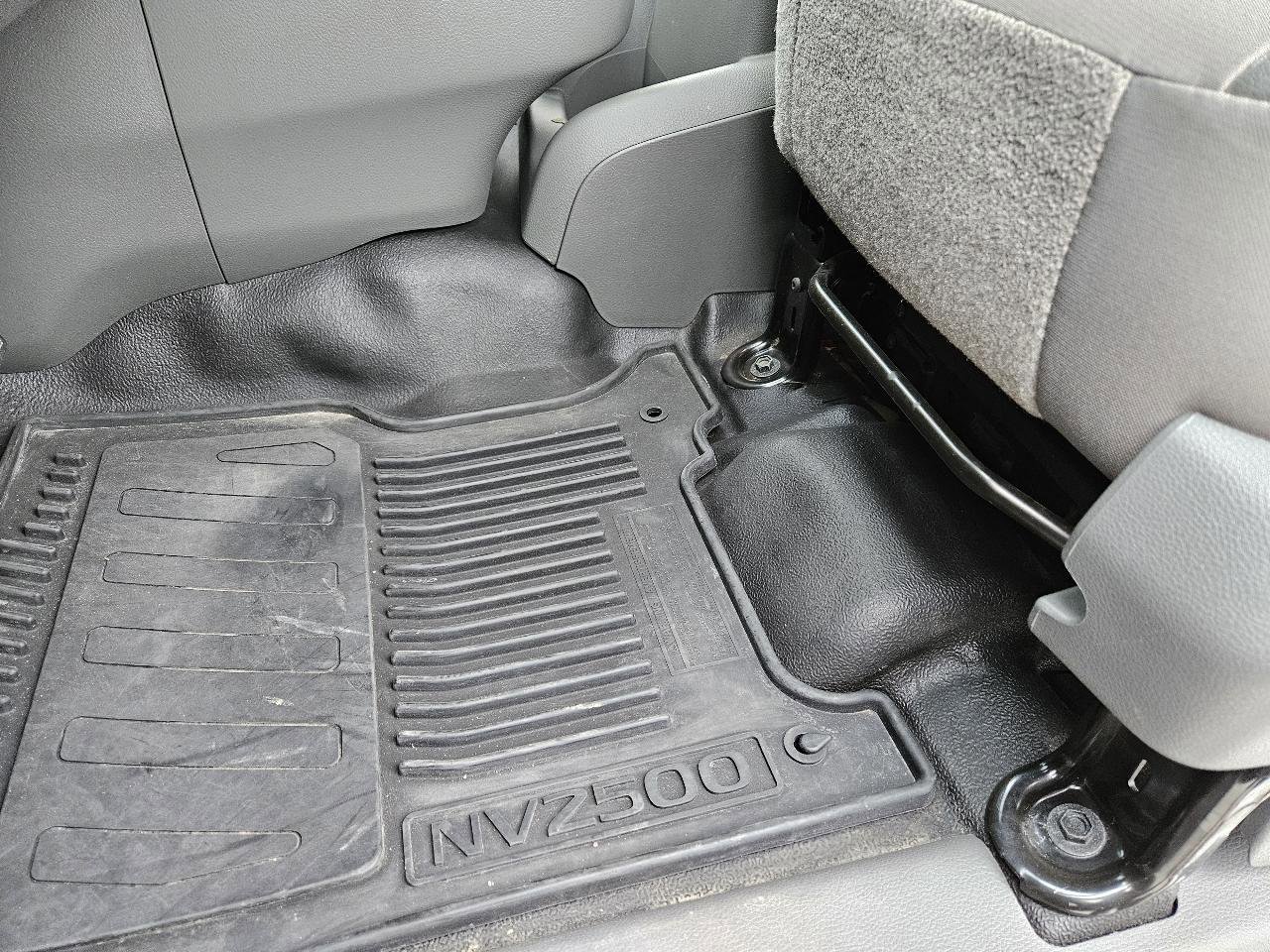 Used 2019 Nissan NV 2500 SV RWD image 14