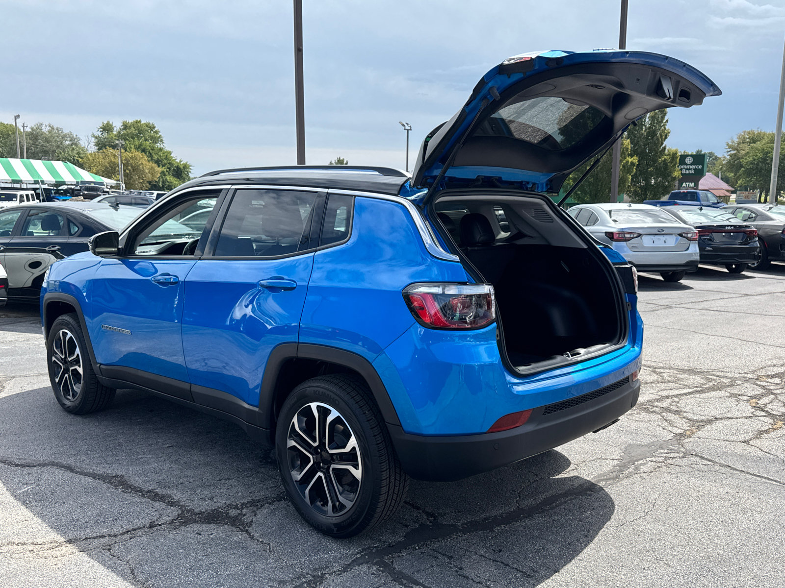 Used 2022 Jeep Compass Limited AWD/4WD image 17